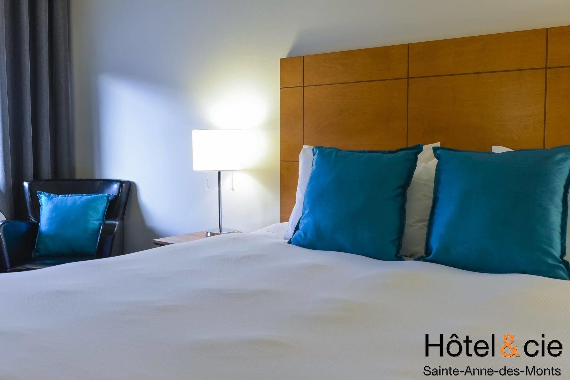 Hotel & Cie Sainte Anne des Monts Bagian luar foto