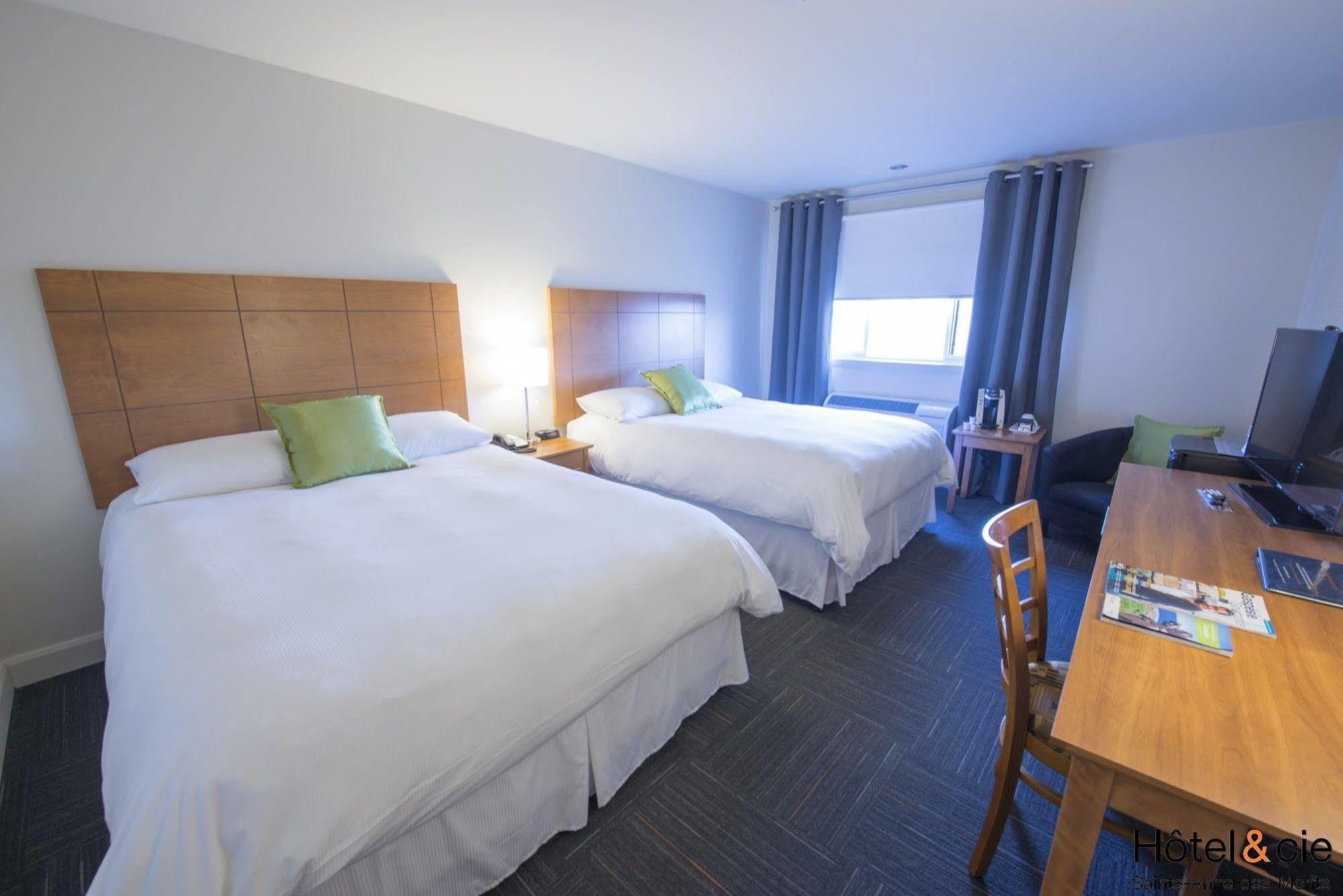 Hotel & Cie Sainte Anne des Monts Bagian luar foto