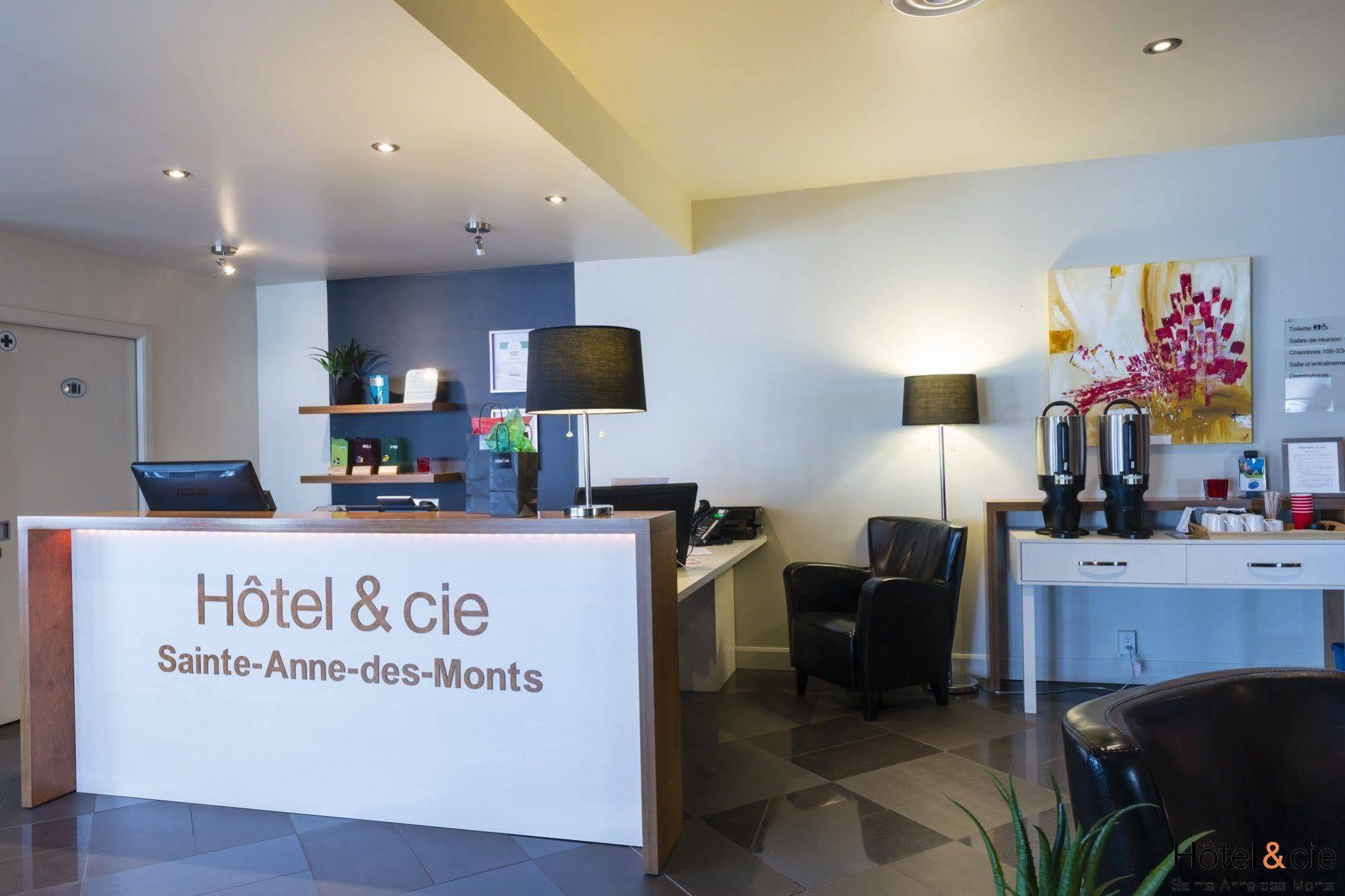 Hotel & Cie Sainte Anne des Monts Bagian luar foto